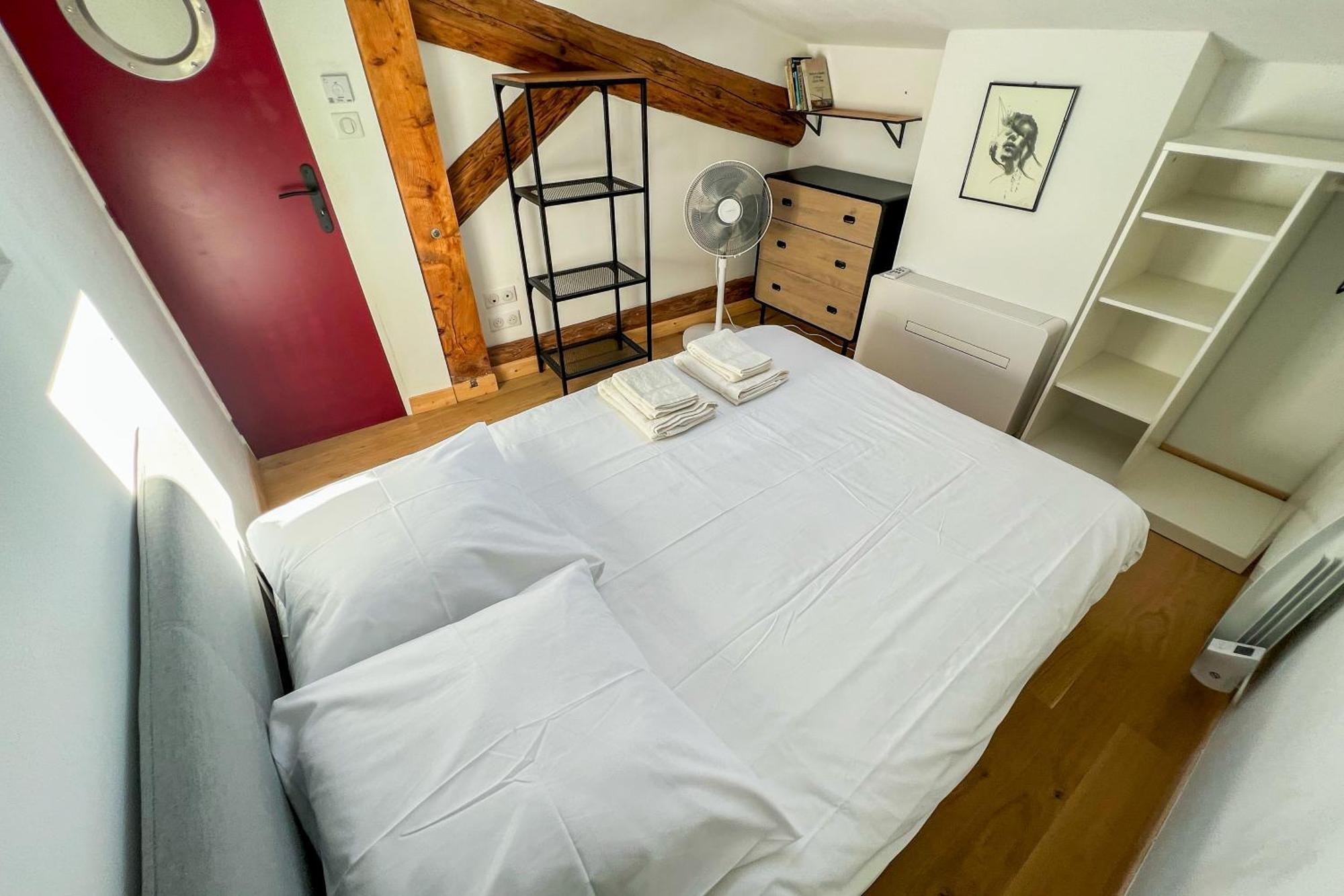 Apartment Duplex Au Calme, Quartier Des Artistes *